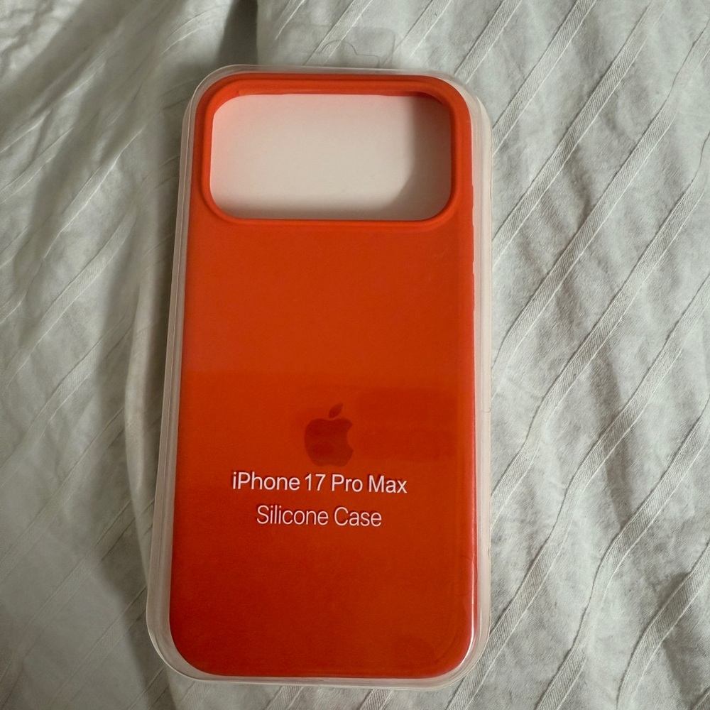 Apple iPhone 17 Pro Max Vibrant Orange Case